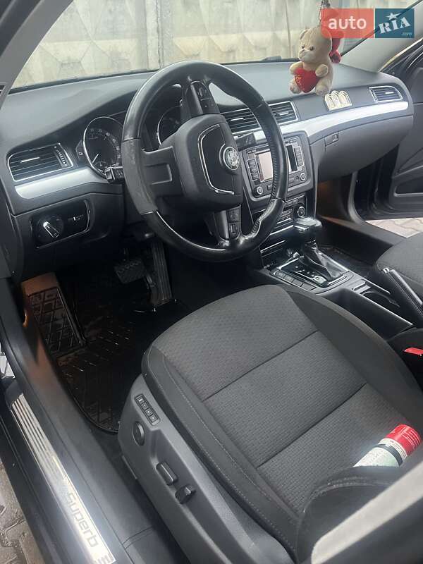 Універсал Skoda Superb 2012 в Хмельницькому