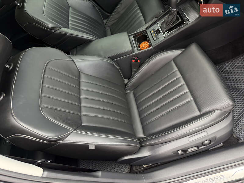 Ліфтбек Skoda Superb 2019 в Стрию