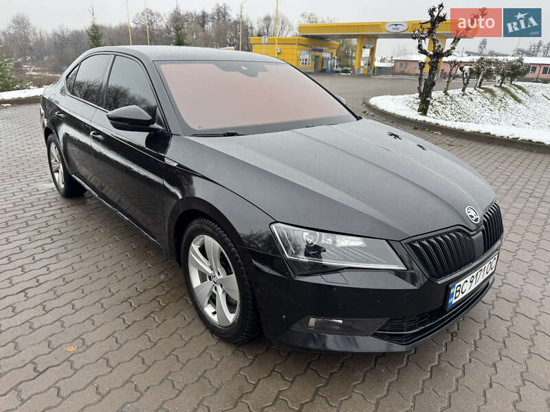 Лифтбек Skoda Superb 2019 в Бродах