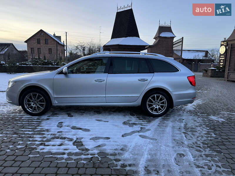 Универсал Skoda Superb 2011 в Почаеве