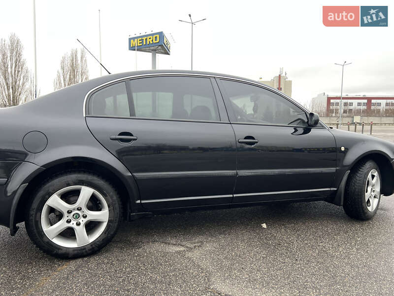 Лифтбек Skoda Superb 2005 в Харькове