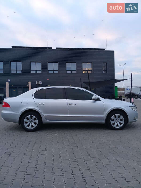 Лифтбек Skoda Superb 2013 в Киеве