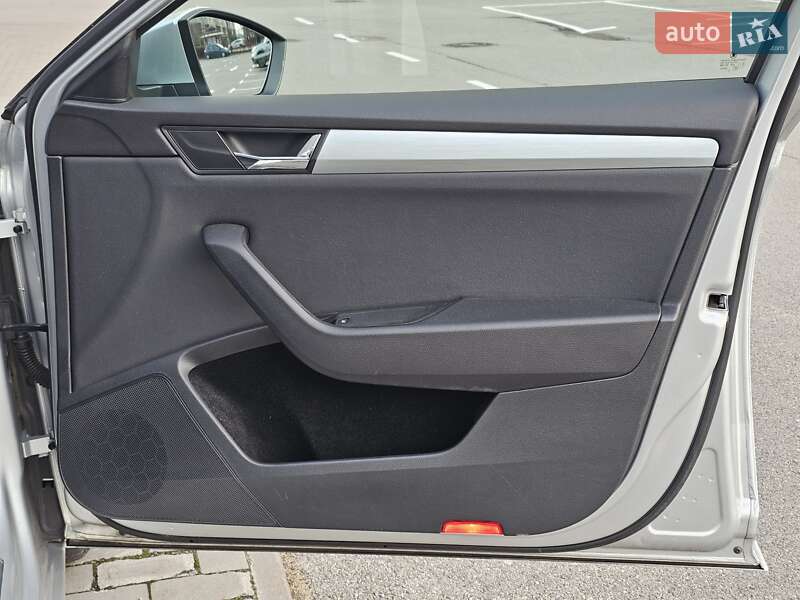 Універсал Skoda Superb 2016 в Києві фото 51 Універсал Skoda Superb 2016 в Києві