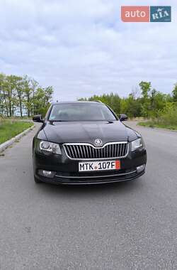 Универсал Skoda Superb 2015 в Коростене