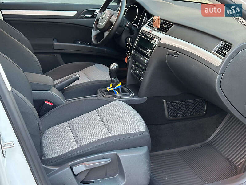 Лифтбек Skoda Superb 2012 в Одессе