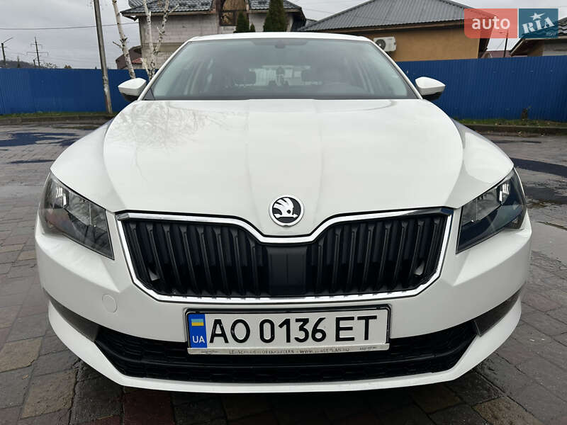 Універсал Skoda Superb 2016 в Мукачевому