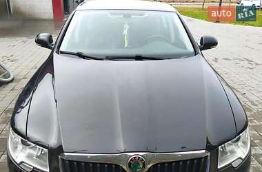 Ліфтбек Skoda Superb 2012 в Виноградові