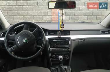 Ліфтбек Skoda Superb 2012 в Виноградові