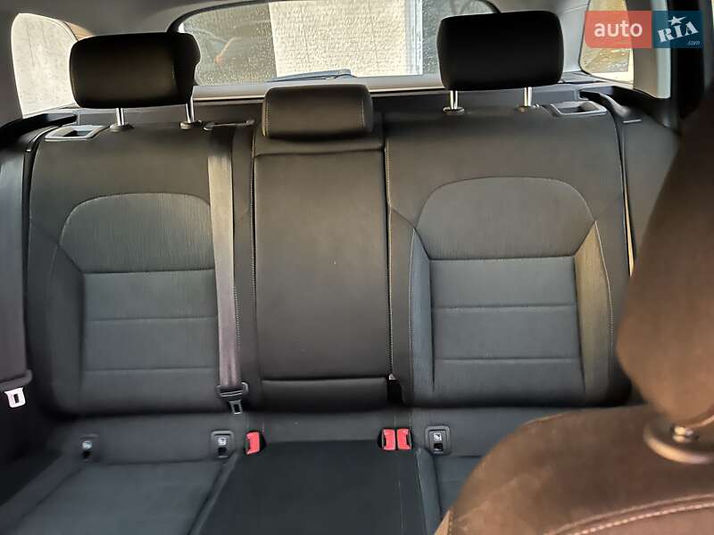 Універсал Skoda Superb 2018 в Золочеві