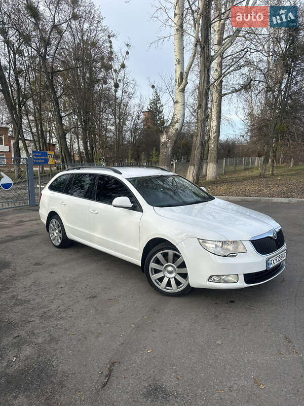 Універсал Skoda Superb 2011 в Харкові