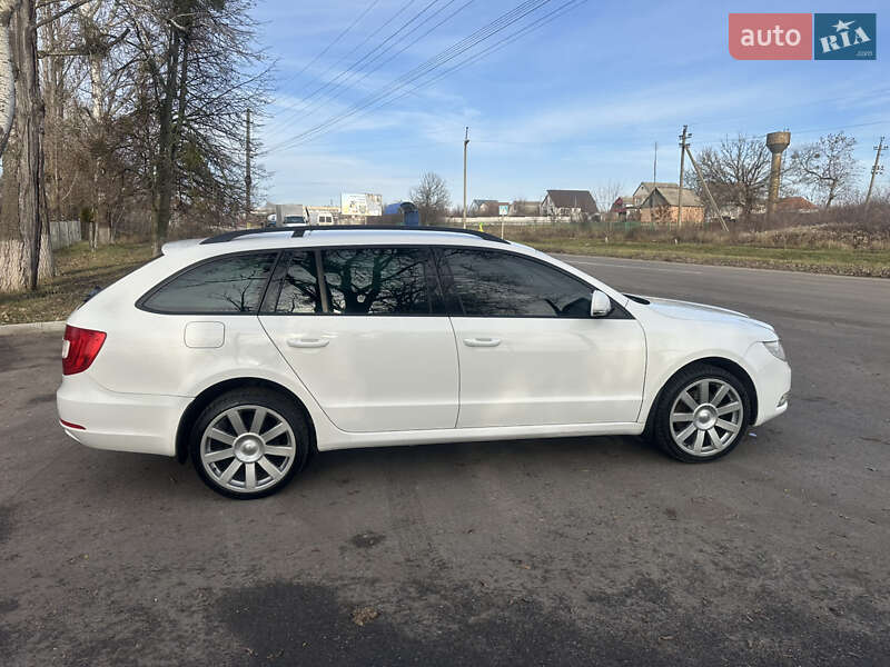 Універсал Skoda Superb 2011 в Харкові