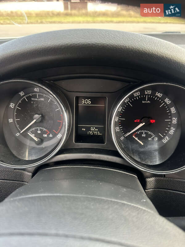 Універсал Skoda Superb 2011 в Харкові