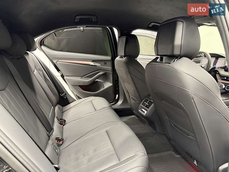 Лифтбек Skoda Superb 2025 в Киеве