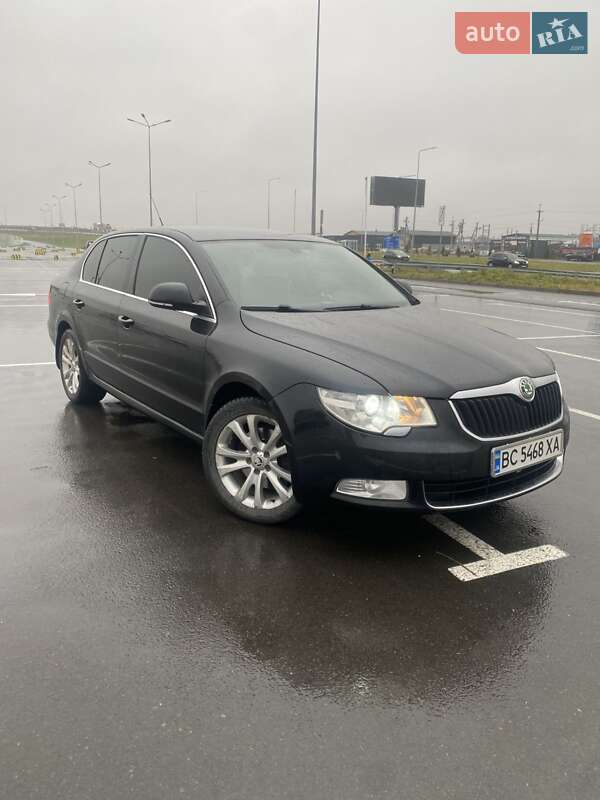 Ліфтбек Skoda Superb 2009 в Львові