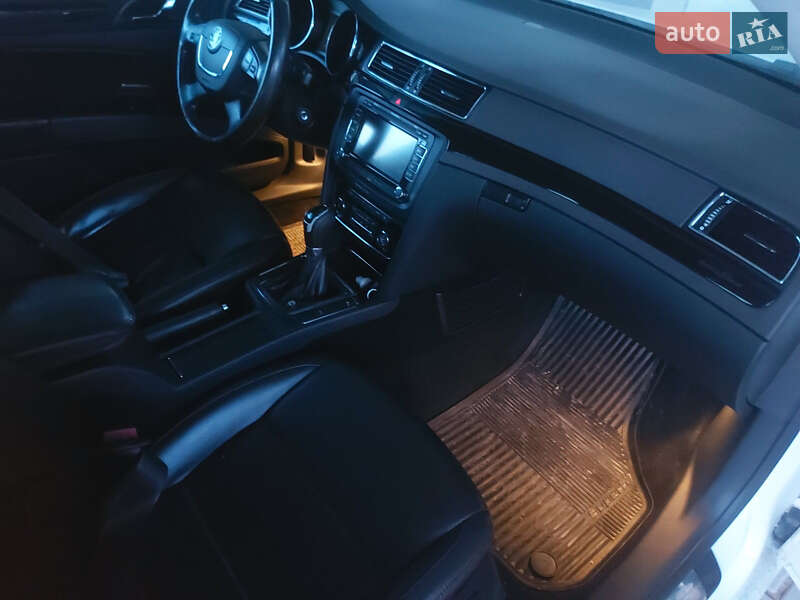 Универсал Skoda Superb 2012 в Звягеле фото 13 Универсал Skoda Superb 2012 в Звягеле