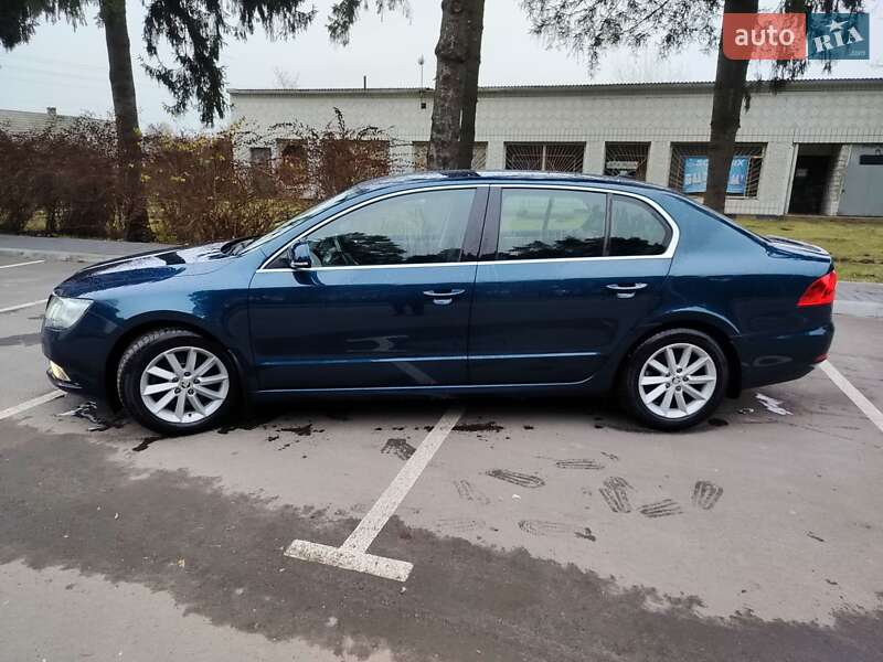 Лифтбек Skoda Superb 2014 в Дубно
