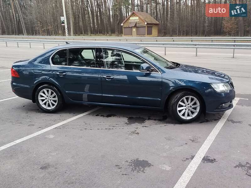 Лифтбек Skoda Superb 2014 в Дубно