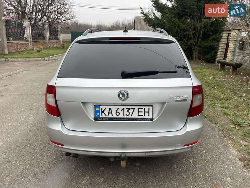 Універсал Skoda Superb 2011 в Києві