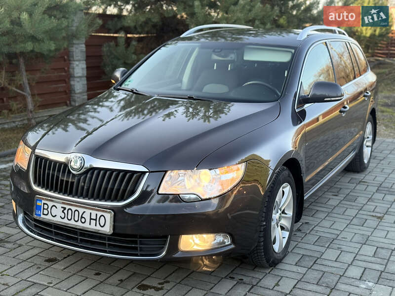Универсал Skoda Superb 2010 в Самборе