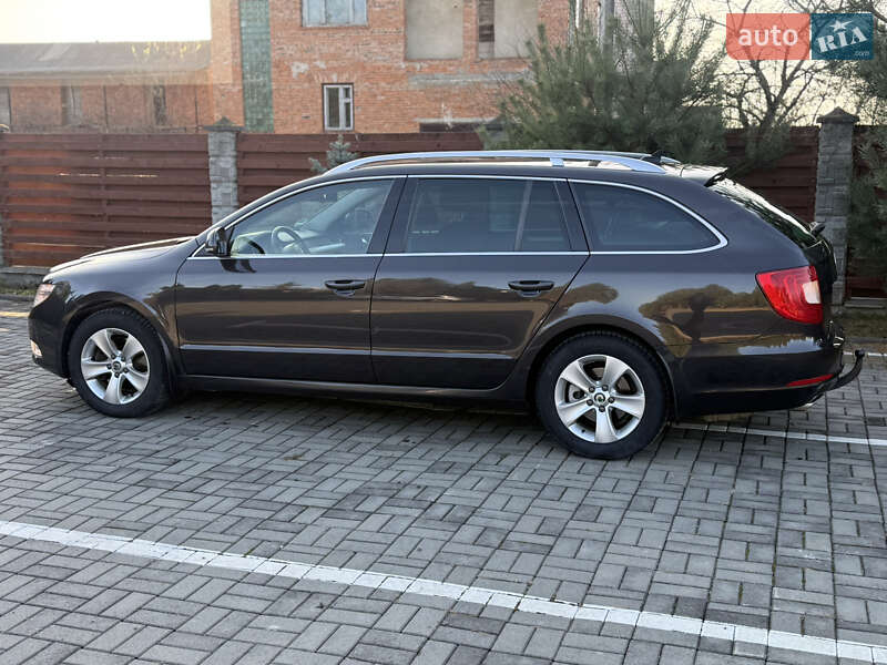 Универсал Skoda Superb 2010 в Самборе