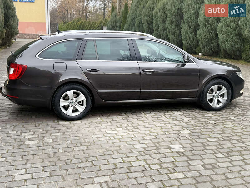 Универсал Skoda Superb 2010 в Самборе