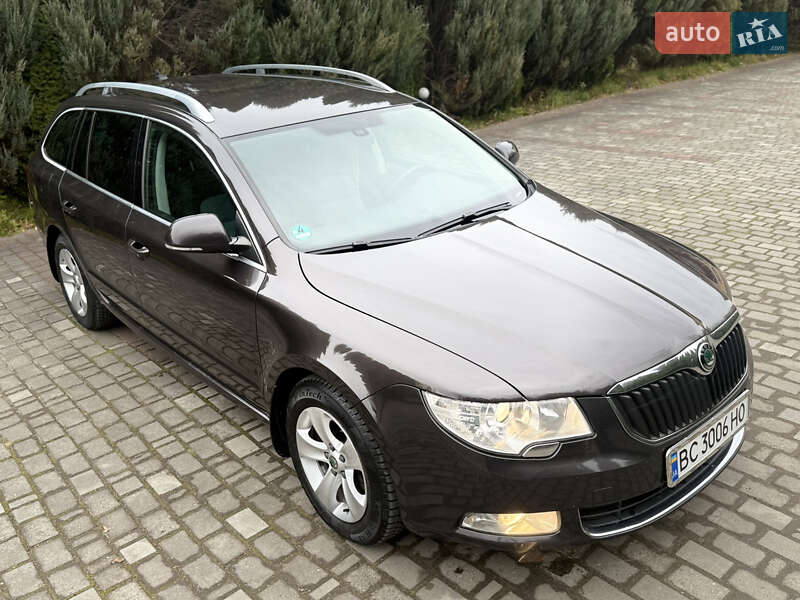 Универсал Skoda Superb 2010 в Самборе