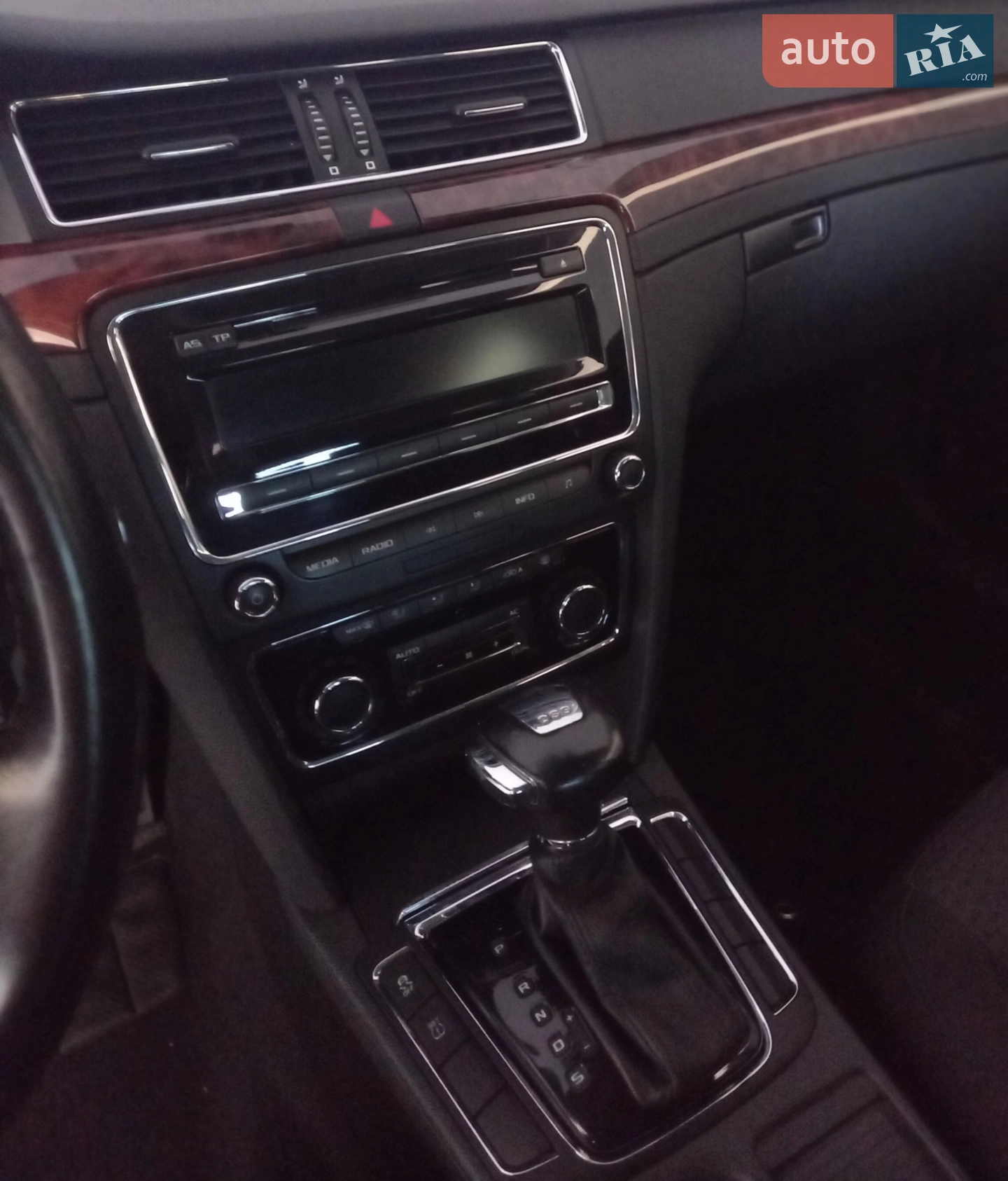 2011 Skoda Superb - мініатюра 6
