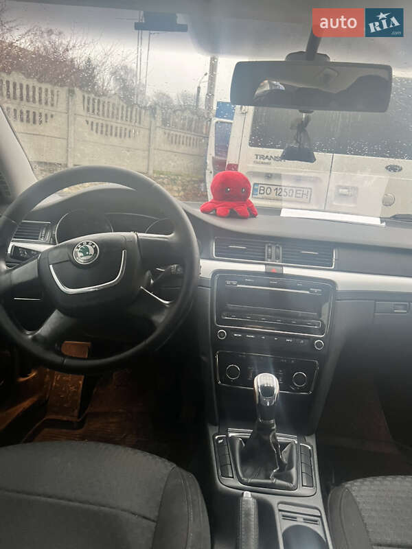 Универсал Skoda Superb 2010 в Тернополе