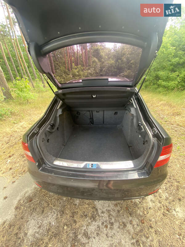 Лифтбек Skoda Superb 2013 в Мироновке