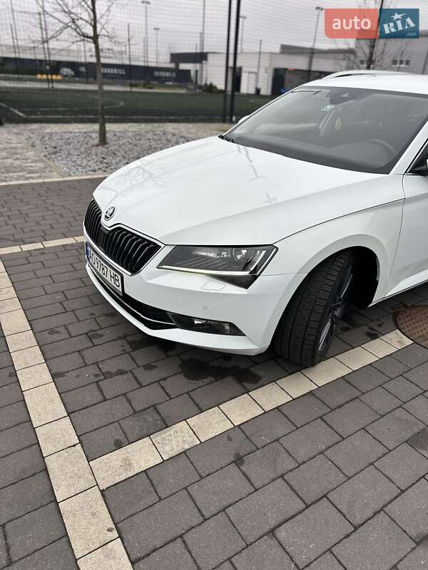 Універсал Skoda Superb 2017 в Мукачевому