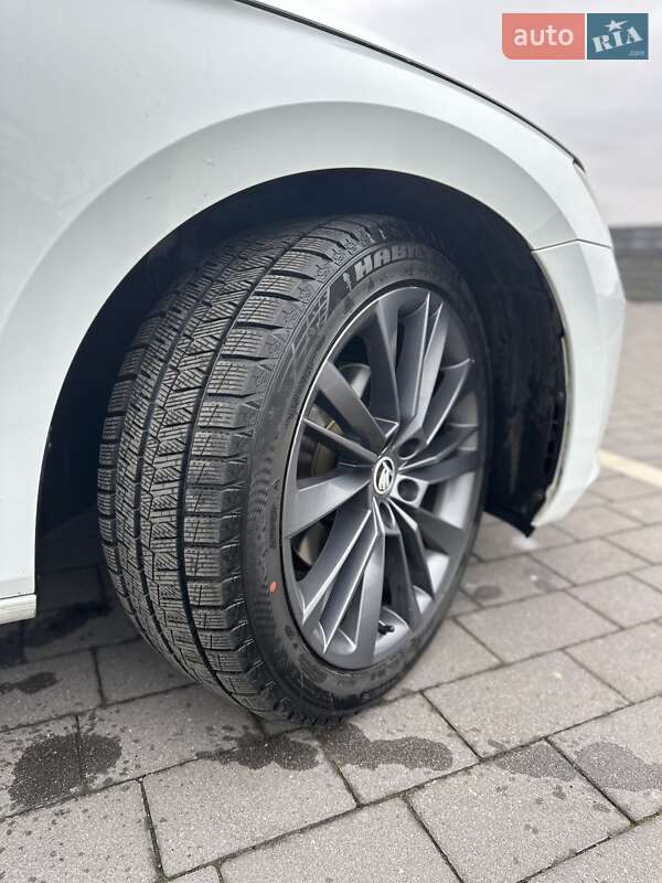 Універсал Skoda Superb 2017 в Мукачевому