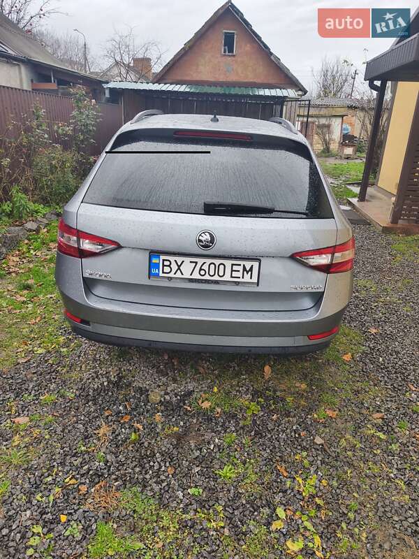 Універсал Skoda Superb 2015 в Шепетівці