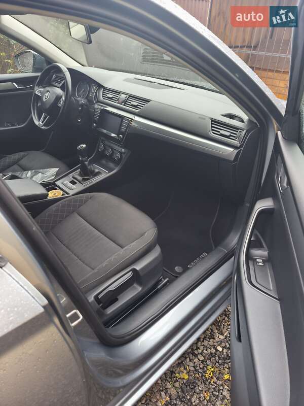 Універсал Skoda Superb 2015 в Шепетівці