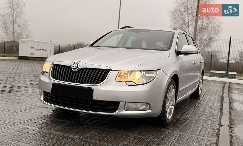 Універсал Skoda Superb 2013 в Києві фото Універсал Skoda Superb 2013 в Києві