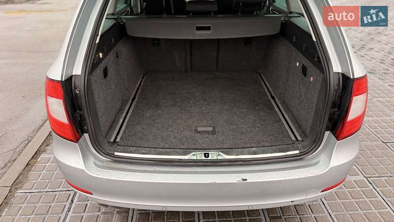 Універсал Skoda Superb 2013 в Києві фото 28 Універсал Skoda Superb 2013 в Києві