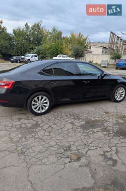 Ліфтбек Skoda Superb 2016 в Дніпрі