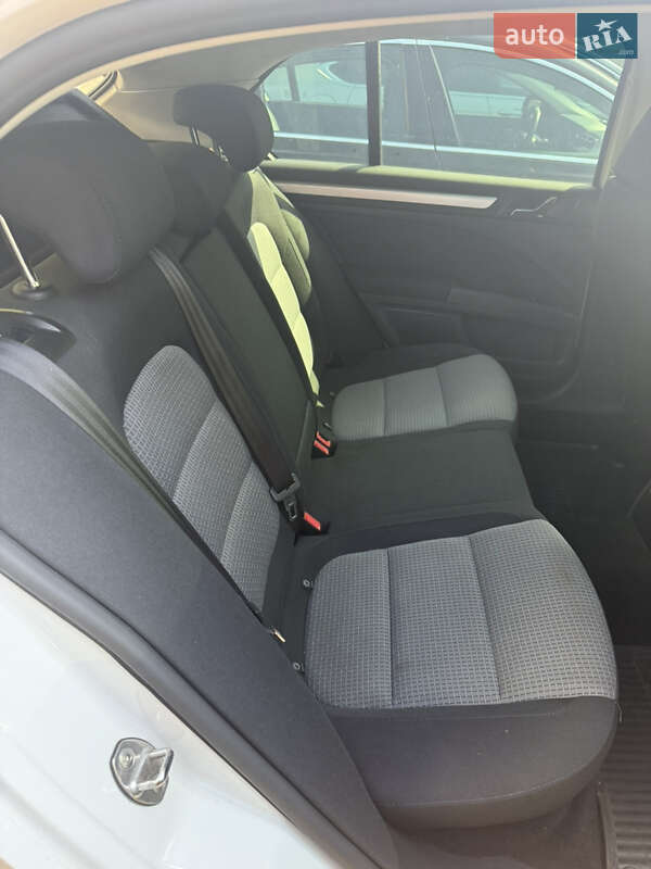 Лифтбек Skoda Superb 2012 в Петропавловской Борщаговке фото 12 Лифтбек Skoda Superb 2012 в Петропавловской Борщаговке