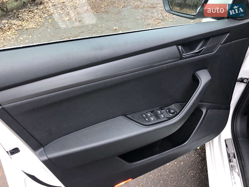 Универсал Skoda Superb 2018 в Ровно