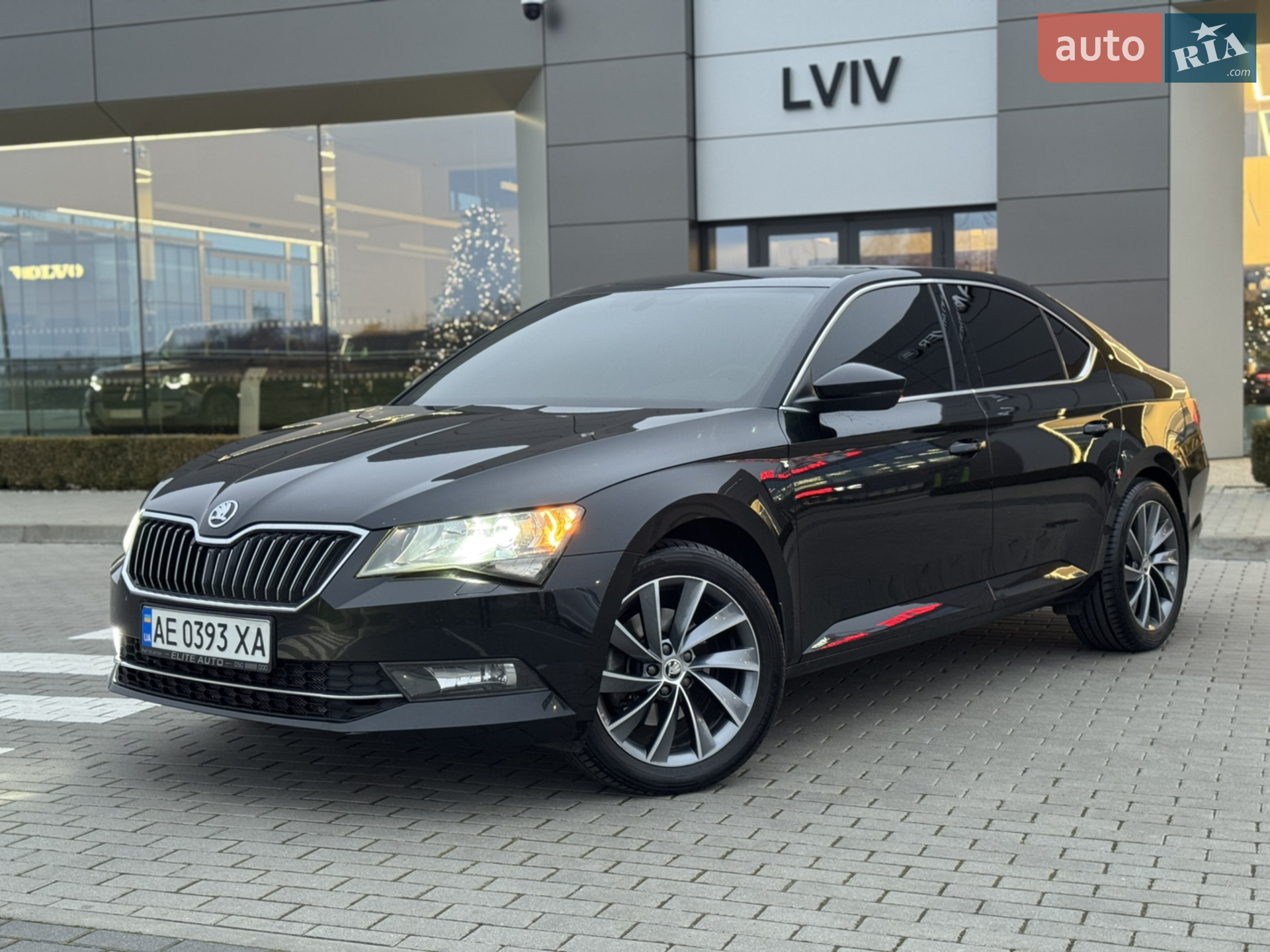 2016 Skoda Superb - мініатюра 2