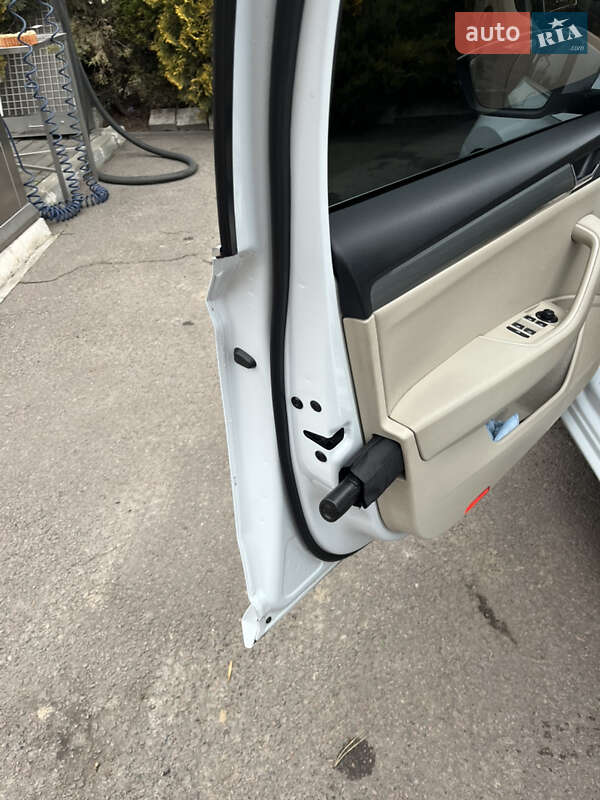 Универсал Skoda Superb 2016 в Шептицькому фото 16 Универсал Skoda Superb 2016 в Шептицькому