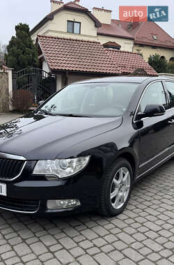 Лифтбек Skoda Superb 2010 в Львове