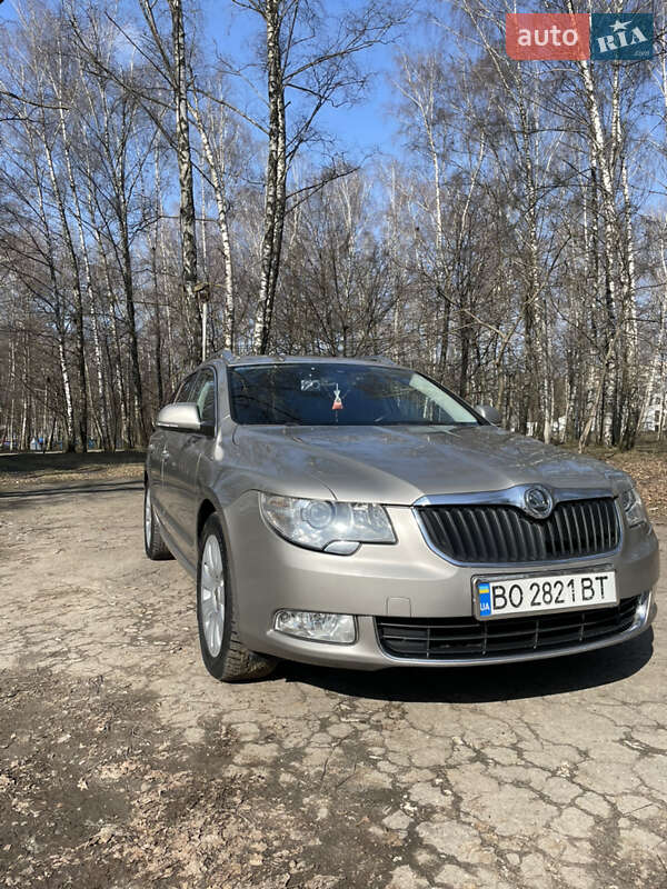 Универсал Skoda Superb 2010 в Тернополе