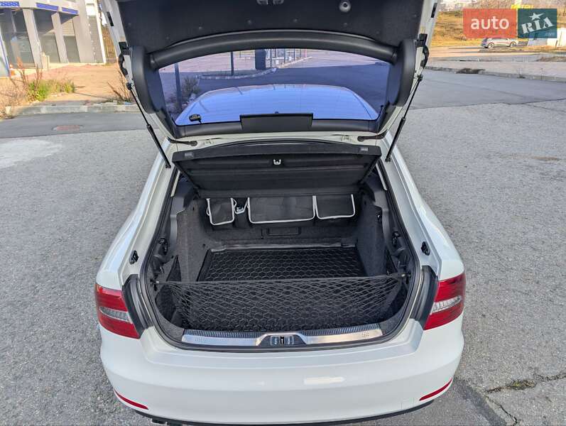 Ліфтбек Skoda Superb 2013 в Харкові