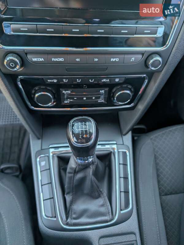 Ліфтбек Skoda Superb 2013 в Харкові