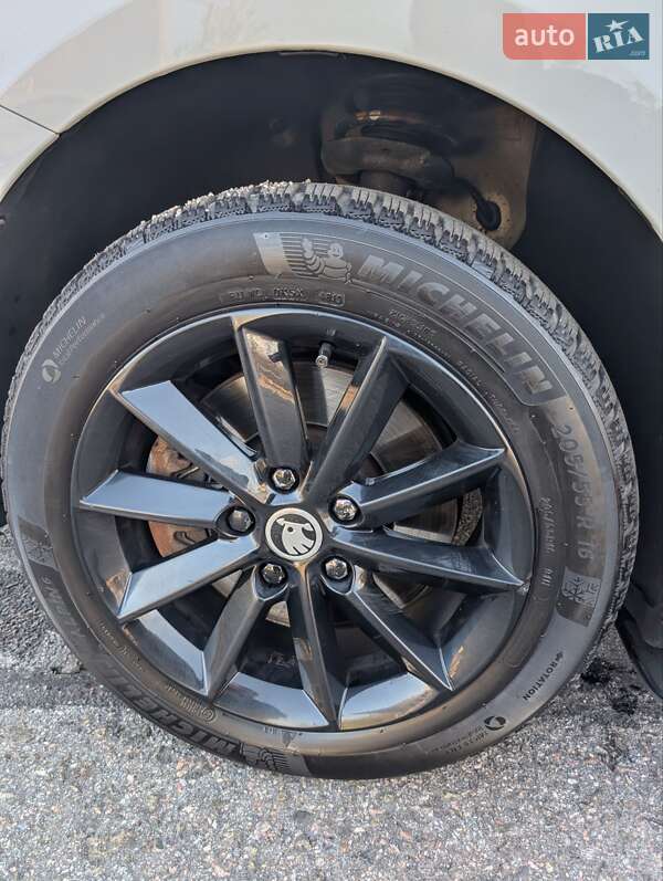 Ліфтбек Skoda Superb 2013 в Харкові