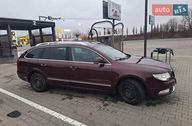 Универсал Skoda Superb 2011 в Черновцах