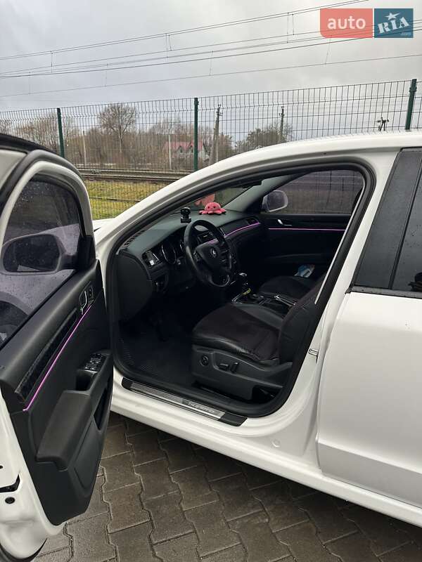 Ліфтбек Skoda Superb 2013 в Звягелі