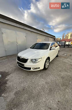 Ліфтбек Skoda Superb 2012 в Кам'янському