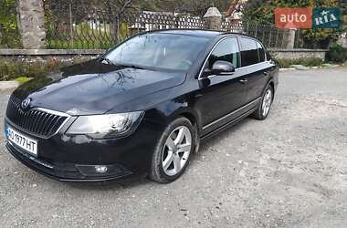 Лифтбек Skoda Superb 2014 в Рахове