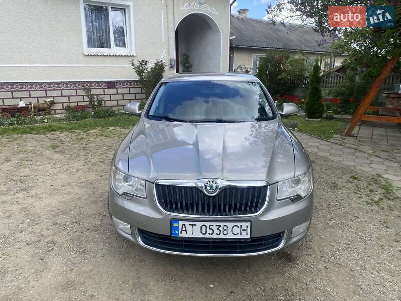 Skoda Superb 2011